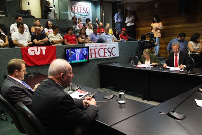 Deputados adiam decisão sobre a proibição do amianto em Santa Catarina Deputados adiam decisão sobre a proibição do amianto em Santa Catarina