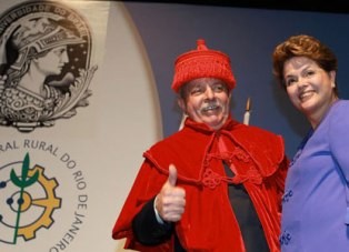 No Rio, Lula recebe 5 diplomas de Doutor Honoris Causa No Rio, Lula recebe 5 diplomas de Doutor Honoris Causa