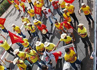 Comerciários de Piauí declaram greve e fecham centro comercial de Teresina