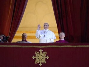 Argentino Jorge Mario Bergoglio é o primeiro papa latino-americano